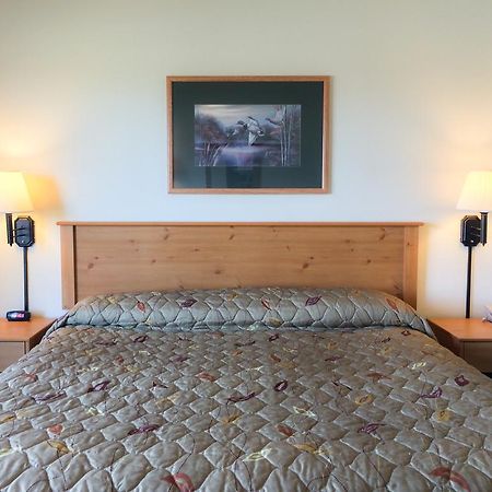 White Oak Inn And Suites Deer River Exteriér fotografie