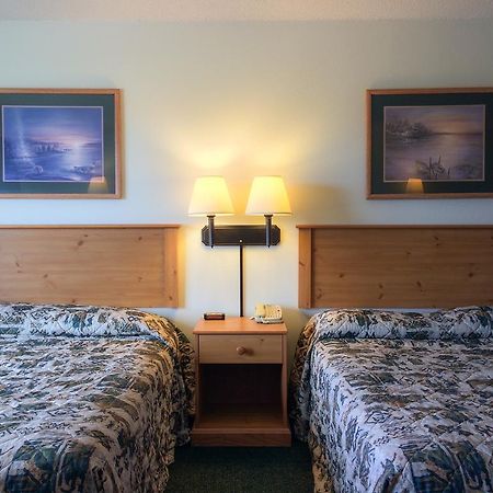White Oak Inn And Suites Deer River Exteriér fotografie