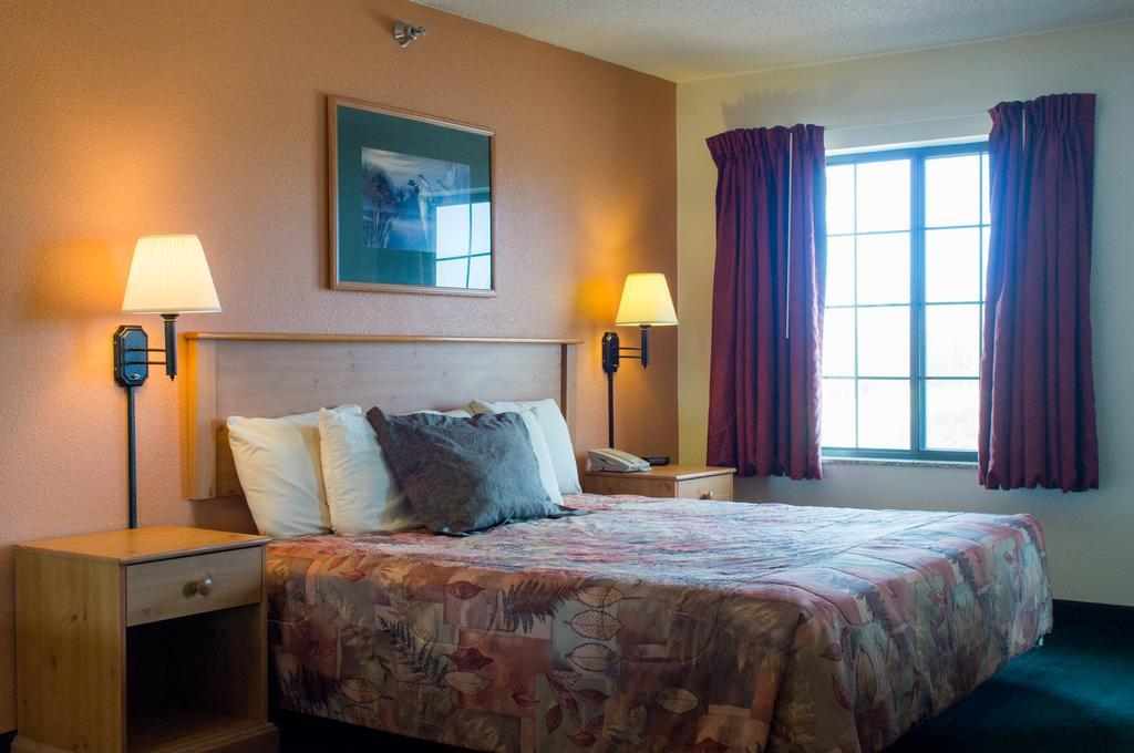 White Oak Inn And Suites Deer River Exteriér fotografie