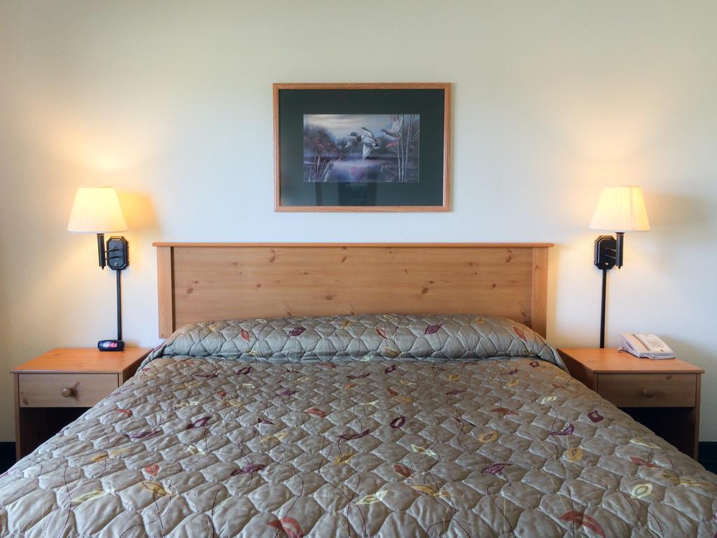 White Oak Inn And Suites Deer River Exteriér fotografie