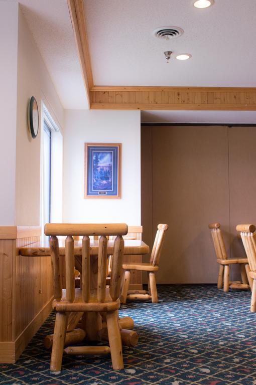 White Oak Inn And Suites Deer River Exteriér fotografie