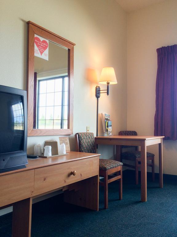 White Oak Inn And Suites Deer River Exteriér fotografie