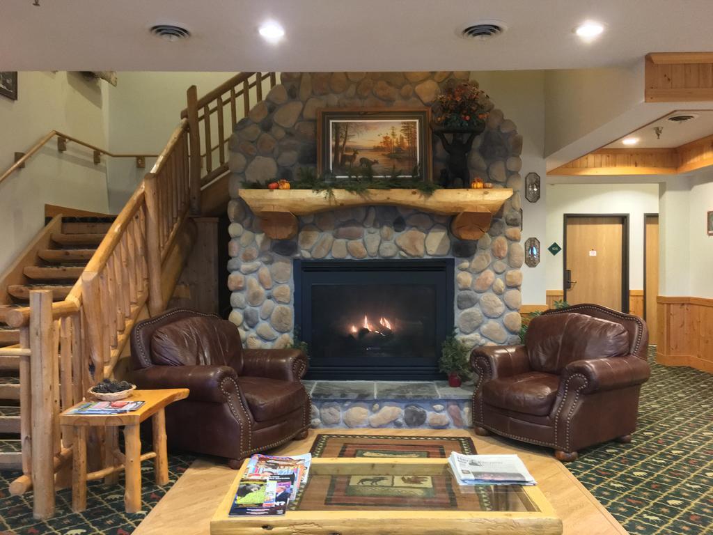 White Oak Inn And Suites Deer River Exteriér fotografie