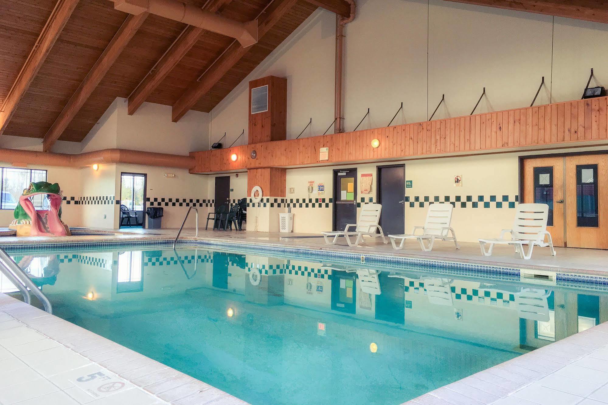 White Oak Inn And Suites Deer River Exteriér fotografie
