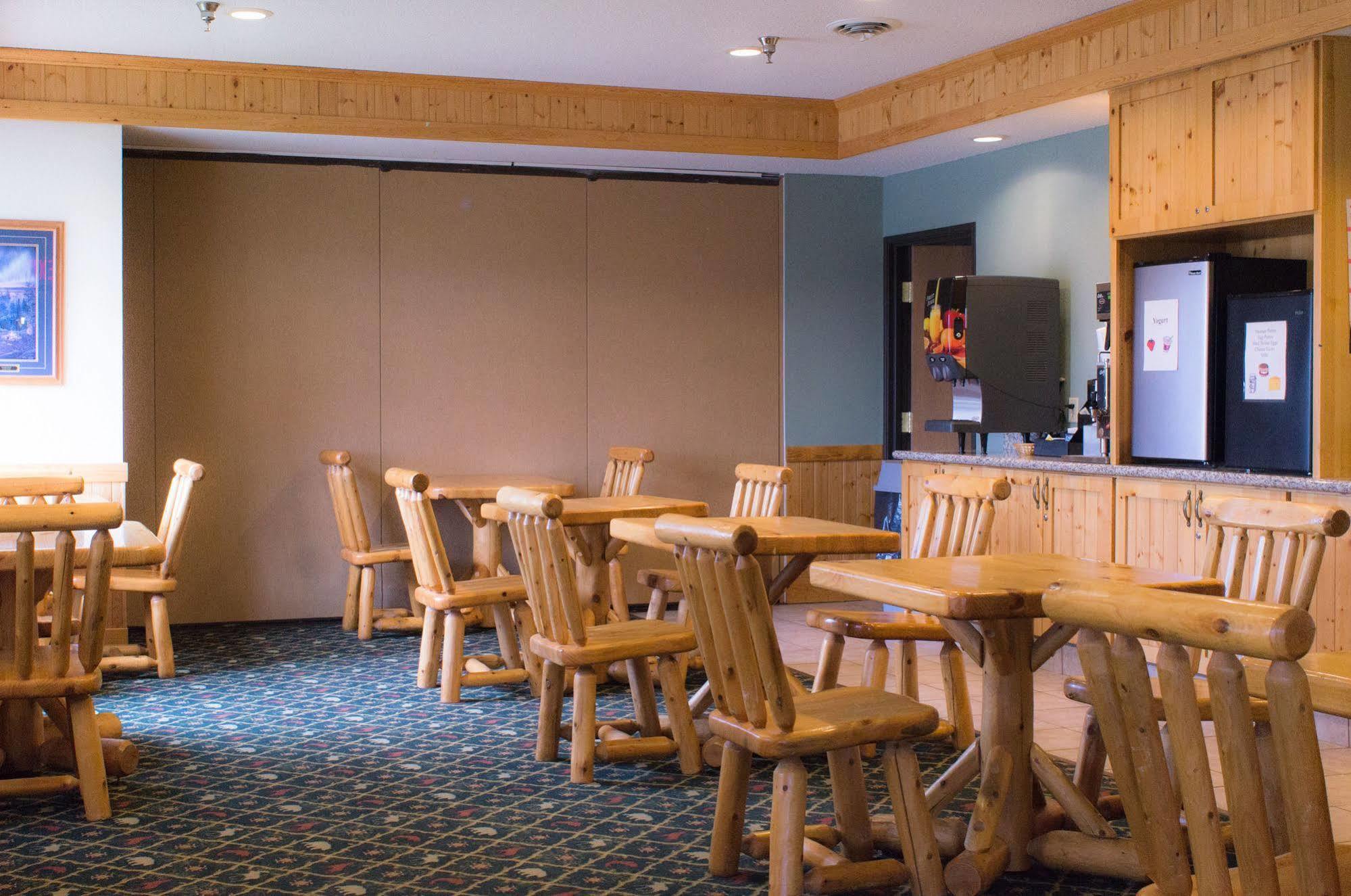 White Oak Inn And Suites Deer River Exteriér fotografie